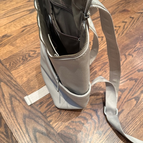 MATT & NAT GREY LEATHER BACKPACK - Picture 8 of 10